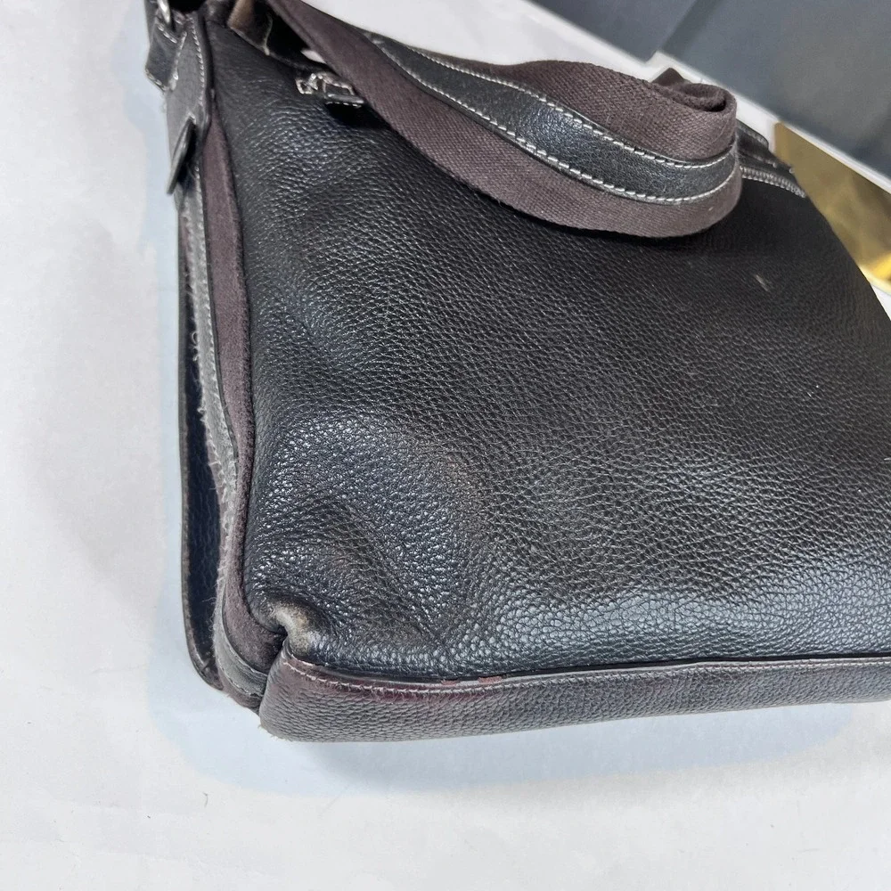 Levenger Pebbled Leather Messenger Bag Mocha Brown Laptop Tablet Crossbody